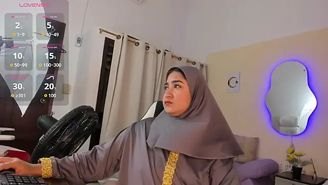 SamiraAwada online show from April 2026 07:07:01 PM