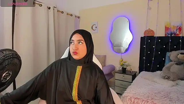 SamiraAwada online show from April 2026 07:19:01 PM