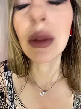 Alyxra online show from March 2026 08:14:02 AM