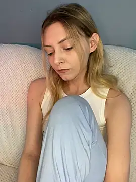 Leecey online show from February 2026 06:48:02 AM