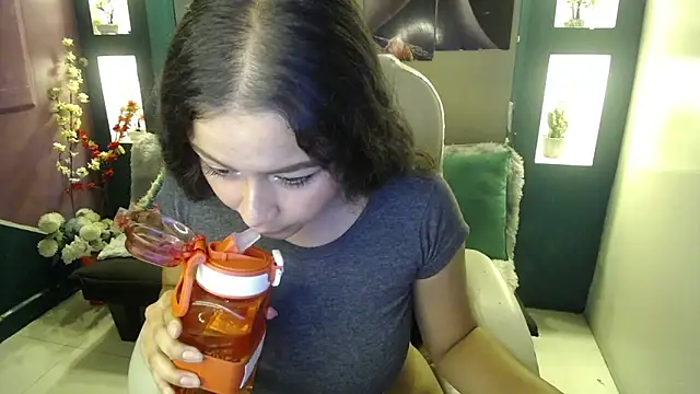 gygy fox 09 online show from April 2026 09:44:01 PM