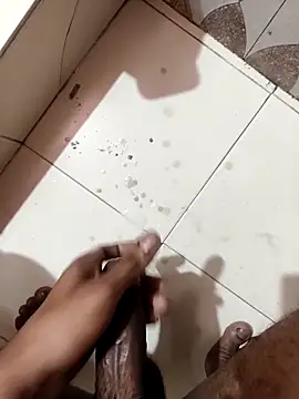 rubitrides11 online show from February 2026 07:47:01 PM