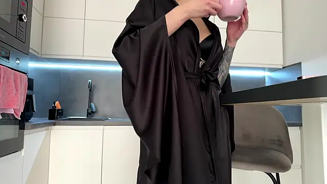 AuraXO online show from April 2026 05:20:01 AM