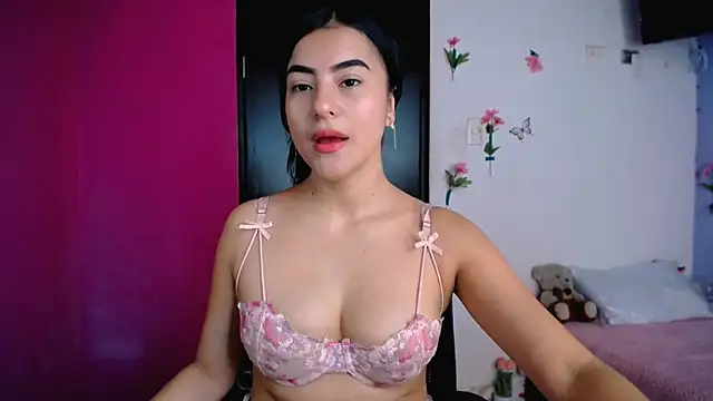 Snapshot of charlotte_petit_ chatting on February 2026 04:07:02 PM charlotte petit online show from February 2026 04:07:02 PM