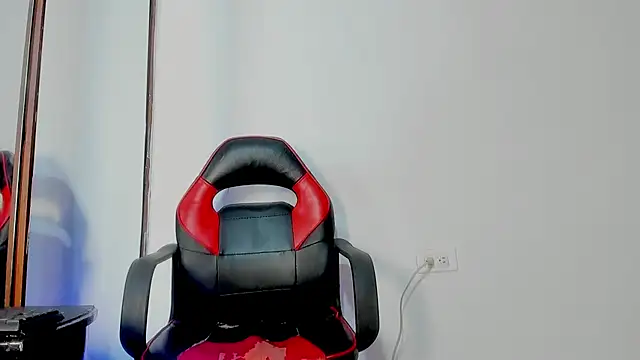 Snapshot of JERO_TEASE_S7S chatting on February 2026 07:35:02 PM JERO TEASE S7S online show from February 2026 07:35:02 PM