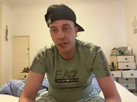 malcolm2334 online show from May 2026 05:35:02 PM