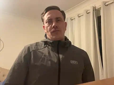 malcolm2334 online show from April 2026 07:31:01 PM