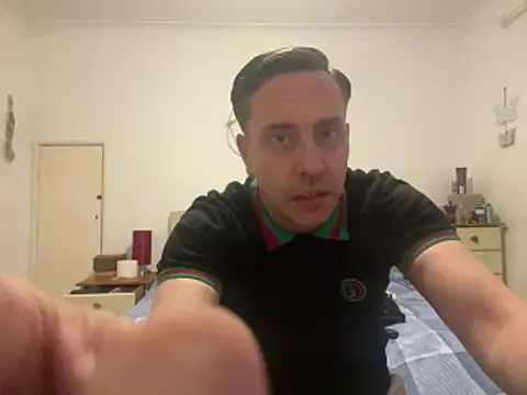 malcolm2334 online show from April 2026 06:53:02 PM