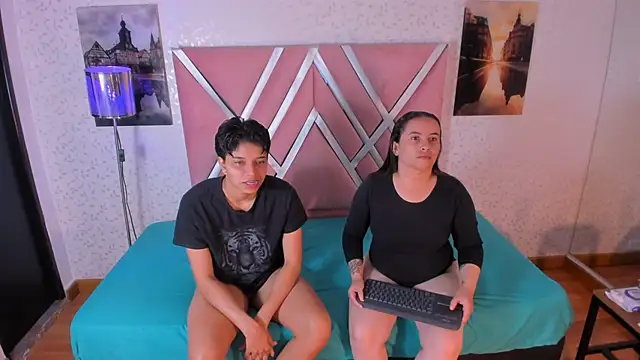 Snapshot of natasha_and_zoe chatting on February 2026 11:43:01 AM natasha and zoe online show from February 2026 11:43:01 AM