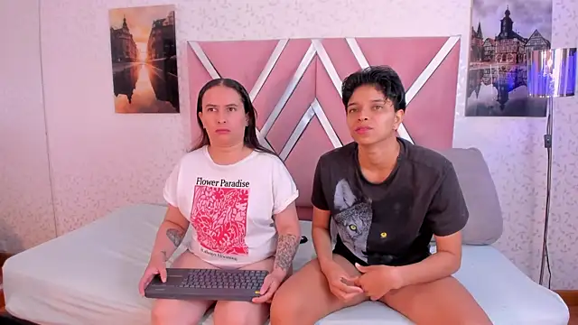 Snapshot of natasha_and_zoe chatting on February 2026 11:32:02 AM natasha and zoe online show from February 2026 11:32:02 AM