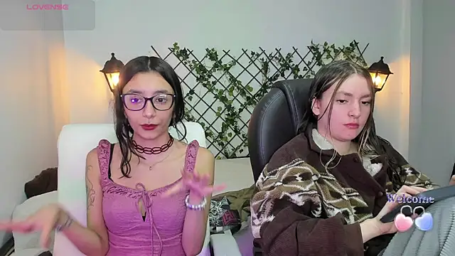 nana  rousse online show from February 2026 12:41:02 AM