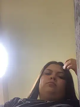 Snapshot of EvaLuna25 chatting on April 2026 12:17:02 AM EvaLuna25 online show from April 2026 12:17:02 AM
