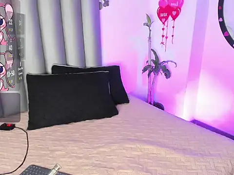 Miaa-Foxx online show from March 2026 08:22:01 PM