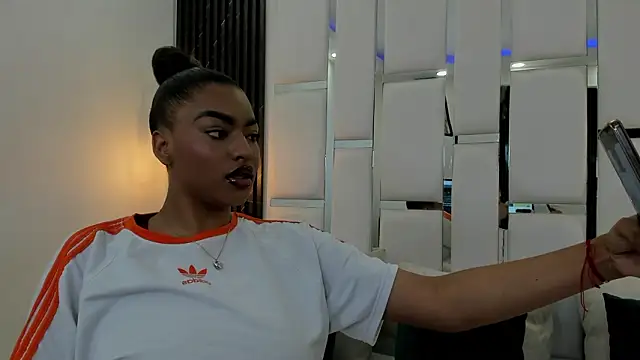  luna rossee  online show from March 2026 09:44:01 PM