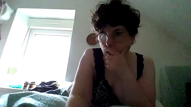 OIseauNoir88 online show from February 2026 08:12:02 AM