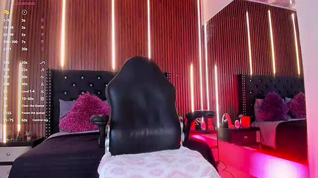 Viannca   online show from March 2026 04:01:02 AM