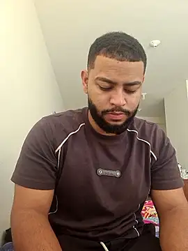 Snapshot of KLEYTON33 chatting on February 2026 03:44:01 PM KLEYTON33 online show from February 2026 03:44:01 PM