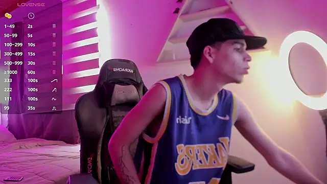 Snapshot of juan_posada chatting on February 2026 03:03:02 PM juan posada online show from February 2026 03:03:02 PM