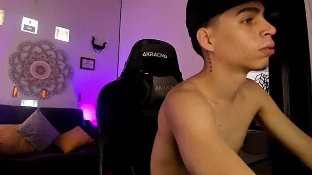 Snapshot of juan_posada chatting on February 2026 08:09:01 PM juan posada online show from February 2026 08:09:01 PM