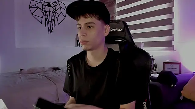 Snapshot of juan_posada chatting on February 2026 05:56:02 PM juan posada online show from February 2026 05:56:02 PM