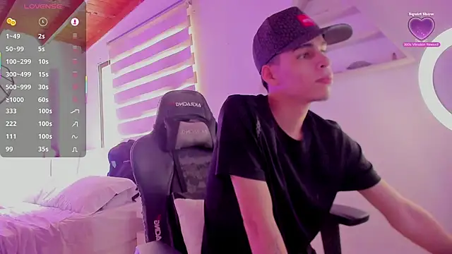 Snapshot of juan_posada chatting on February 2026 05:25:01 PM juan posada online show from February 2026 05:25:01 PM