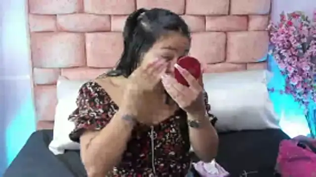 amy noa online show from February 2026 12:44:01 AM