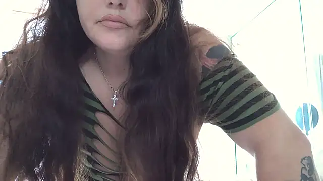 AlexisKayx online show from April 2026 06:46:01 PM