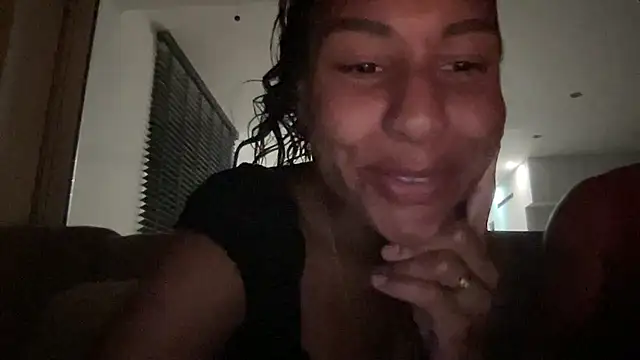 Snapshot of YaraEstelle chatting on July 2026 09:19:01 PM YaraEstelle online show from July 2026 09:19:01 PM