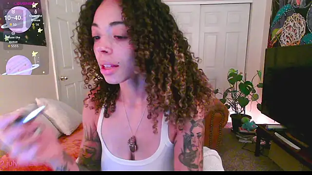 Snapshot of gunzinrose chatting on July 2026 01:01:02 AM gunzinrose online show from July 2026 01:01:02 AM