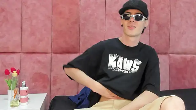 Lio      online show from March 2026 04:23:01 AM