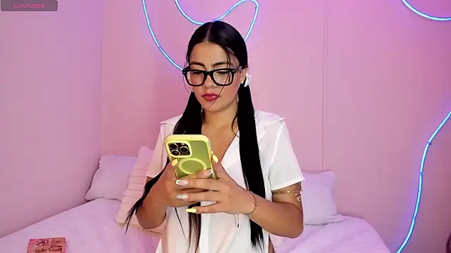 Hilaryportman online show from March 2026 04:31:02 AM