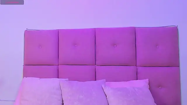 Hilaryportman online show from April 2026 08:11:01 PM