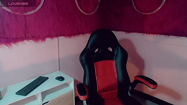 isabella vogue online show from February 2026 12:14:01 PM