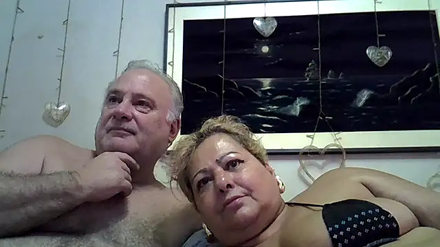 Snapshot of bialoba7 chatting on February 2025 03:43:02 PM bialoba7 online show from February 2025 03:43:02 PM