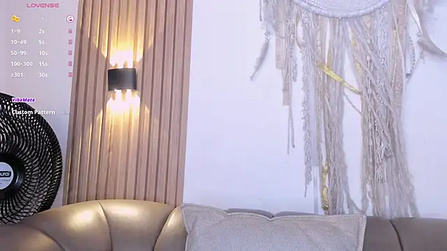 Snapshot of Salma_Haleem chatting on February 2026 08:32:02 PM Salma Haleem online show from February 2026 08:32:02 PM