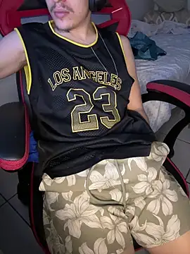 hungtwinkBR online show from April 2026 07:39:02 PM