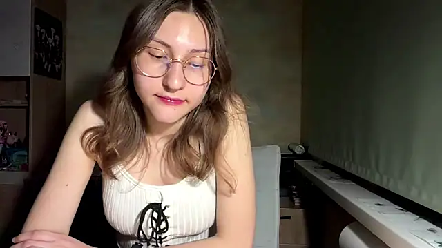 Miaaa Moon online show from May 2026 05:59:02 PM