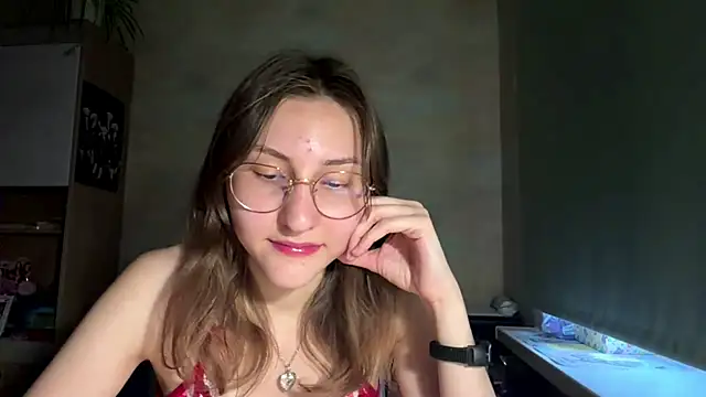 Miaaa Moon online show from May 2026 04:37:01 PM