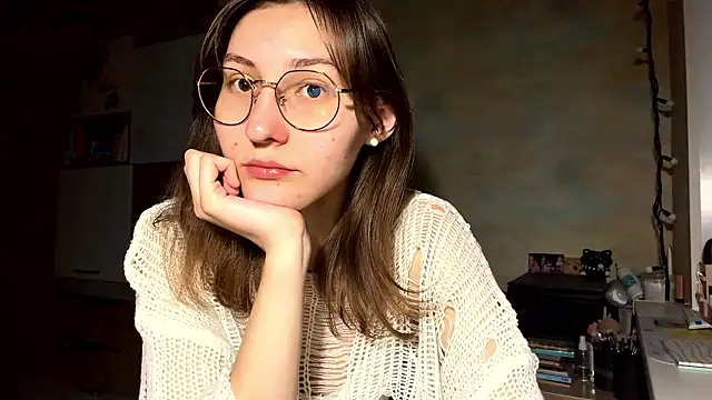 Miaaa Moon online show from February 2026 04:37:01 PM