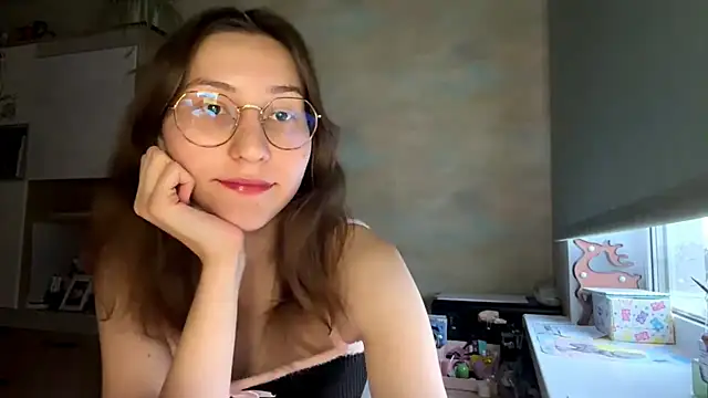 Miaaa Moon online show from April 2026 03:02:02 PM
