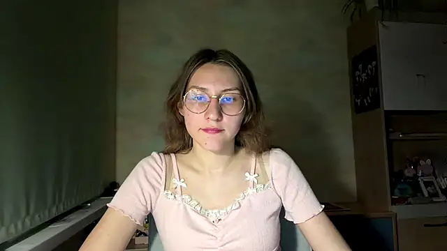 Snapshot of Miaaa_Moon chatting on June 2026 06:49:01 PM Miaaa Moon online show from June 2026 06:49:01 PM