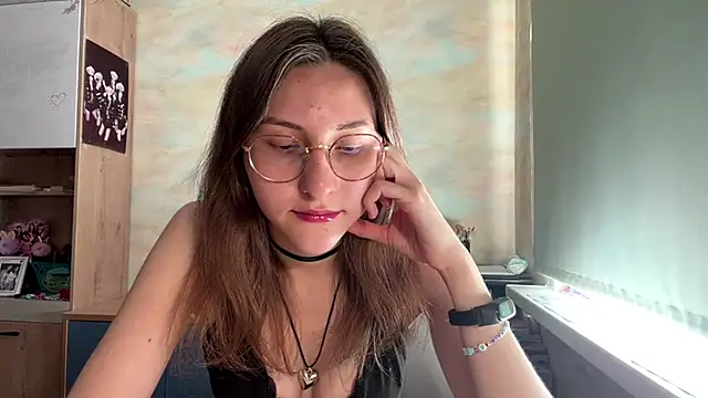 Miaaa Moon online show from May 2026 11:39:01 AM