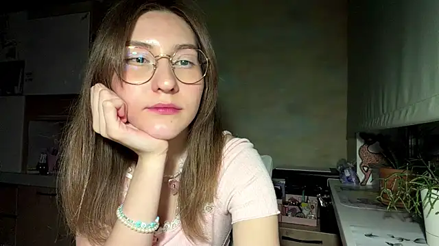 Miaaa Moon online show from April 2026 06:20:02 PM