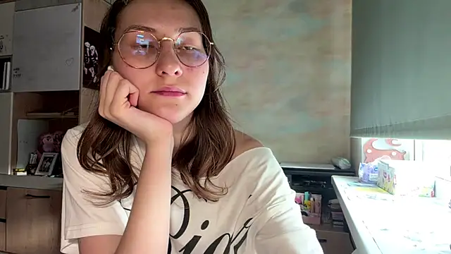 Miaaa Moon online show from May 2026 03:15:02 PM