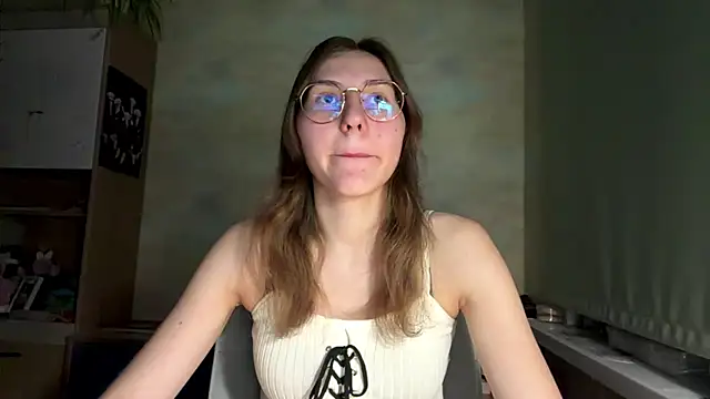 Snapshot of Miaaa_Moon chatting on July 2026 07:06:02 PM Miaaa Moon online show from July 2026 07:06:02 PM