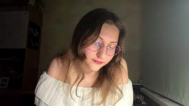 Miaaa Moon online show from May 2026 07:47:02 PM