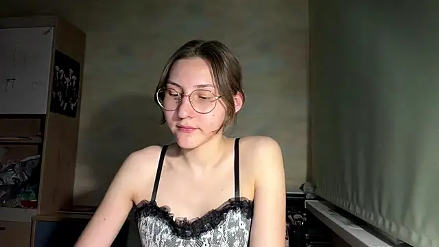 Snapshot of Miaaa_Moon chatting on June 2026 07:36:02 PM Miaaa Moon online show from June 2026 07:36:02 PM