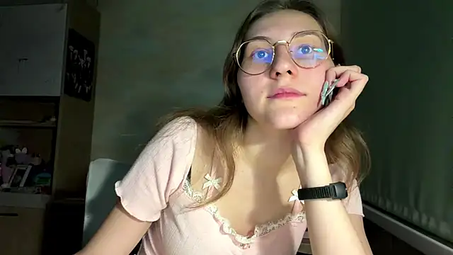 Snapshot of Miaaa_Moon chatting on July 2026 07:47:02 PM Miaaa Moon online show from July 2026 07:47:02 PM