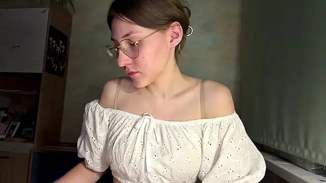 Snapshot of Miaaa_Moon chatting on July 2026 06:58:01 PM Miaaa Moon online show from July 2026 06:58:01 PM