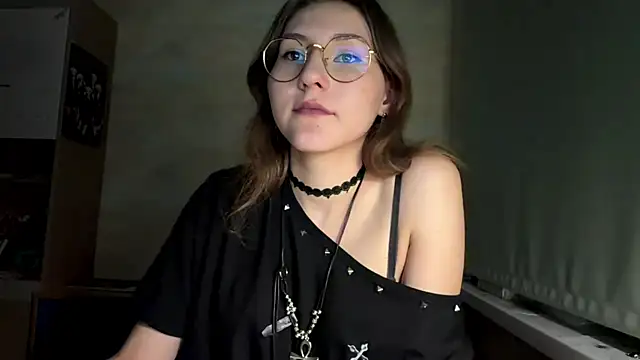 Snapshot of Miaaa_Moon chatting on July 2026 08:17:01 PM Miaaa Moon online show from July 2026 08:17:01 PM